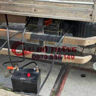 Câu bình ắc quy xe ô tô Sài Gòn - Cứu Hộ Thắng