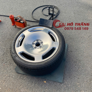 Vá lốp ô tô lưu động quận 5