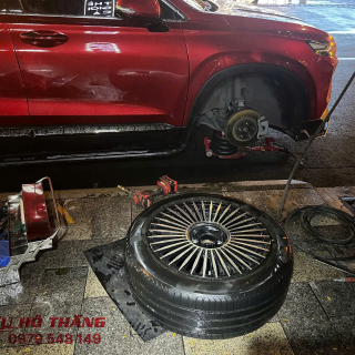 Vá vỏ lưu động phường Tân Định