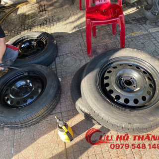 Vá vỏ ô tô lưu động quận 10 quận 11 quận 12 - Cứu Hộ Thắng