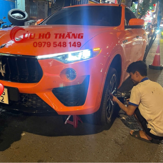 Vá vỏ ô tô quận 4 - Cứu Hộ Thắng