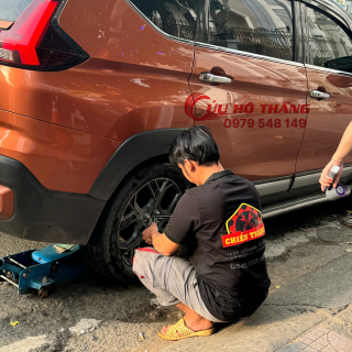 Vá xe ô tô quận 1