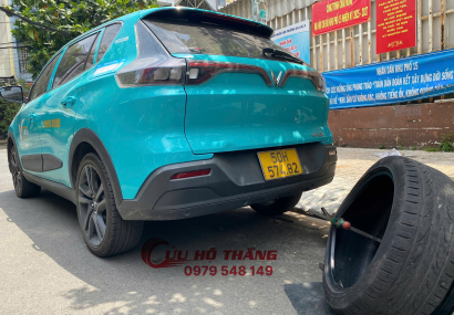 Dịch vụ vá vỏ lưu động, vá xe lưu động Cứu Hộ Thắng