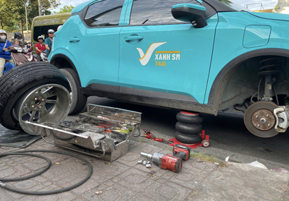 Vá vỏ lưu động quận 10 - Cứu hộ Thắng
