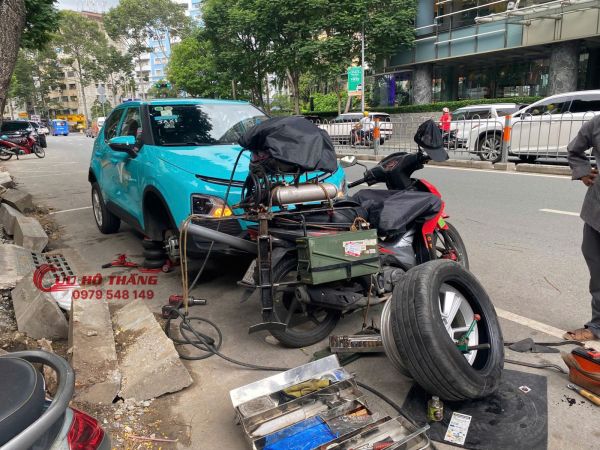 Vá lốp ô tô lưu động quận 1