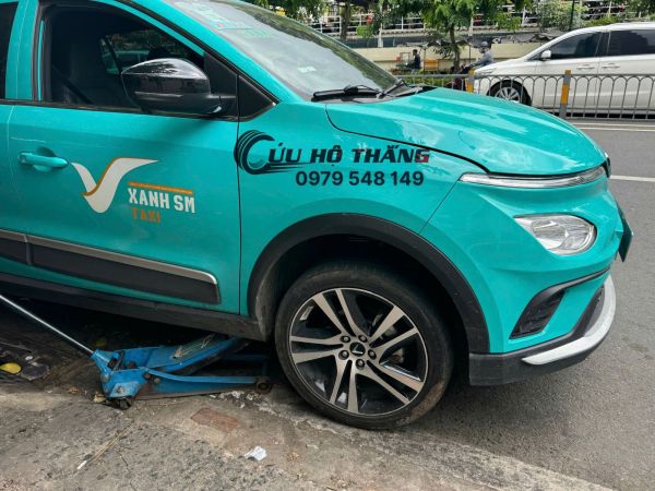 Vá lốp ô tô lưu động quận 10