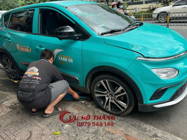 Vá lốp ô tô lưu động quận 10