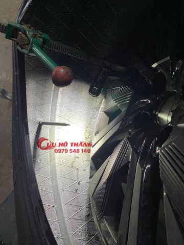 Vá lốp ô tô lưu động quận 1