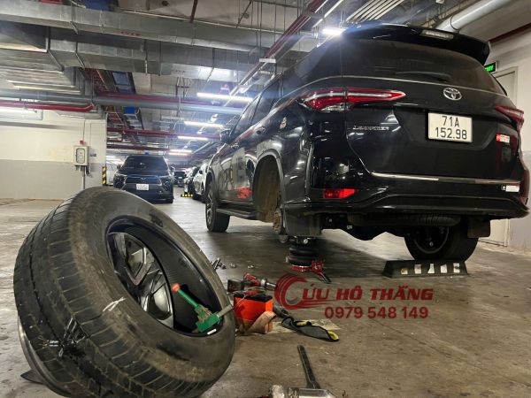 Vá lốp ô tô lưu động quận 2