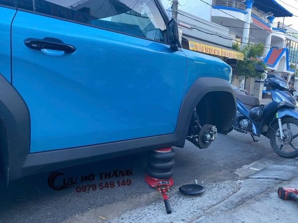 Vá lốp ô tô lưu động quận 4
