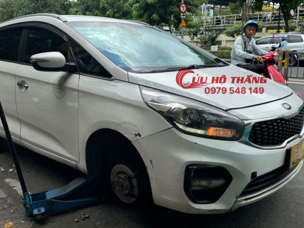 Vá vỏ lưu động quận 2