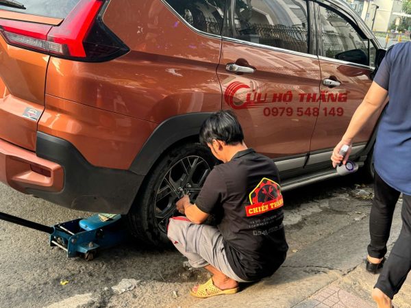 Vá vỏ lưu động quận 8