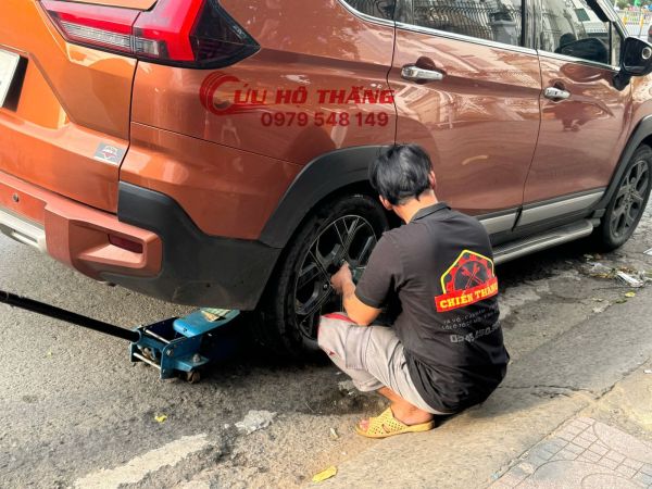 Vá vỏ lưu động quận 8