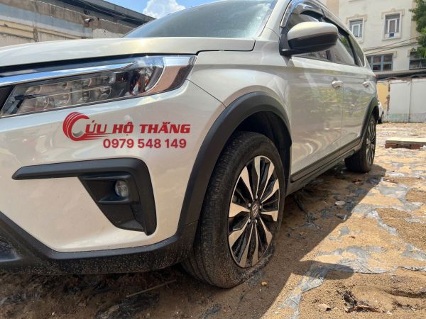 Vá vỏ ô tô lưu động quận 10, quận 3, quận 5, quận Tân Bình, quận 1