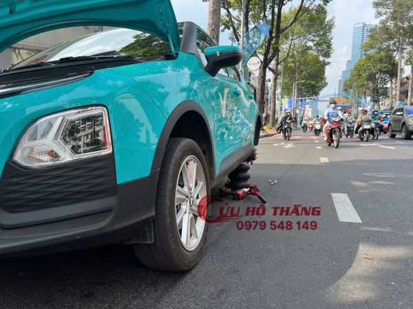 Vá xe ô tô quận 2