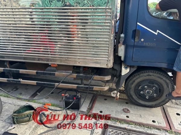 Câu bình ô tô TPHCM 24/7 - Cứu Hộ Thắng