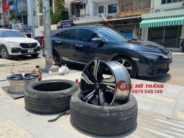 Vá lốp ô tô lưu động quận 11