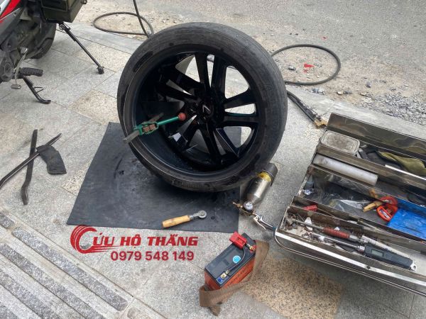Vá vỏ lưu động phường Sài Gòn