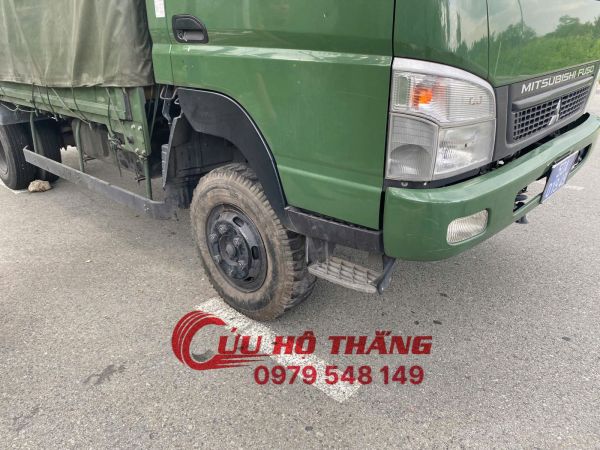 Vá vỏ ô tô lưu động quận 4