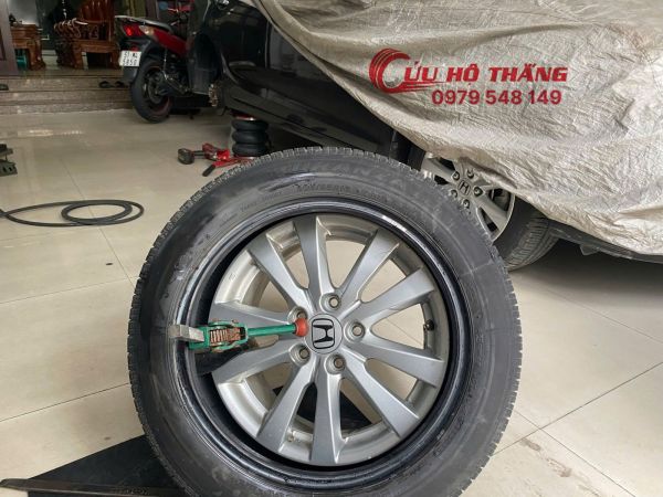 Vá vỏ ô tô lưu động quận 7 quận 8 quận 9