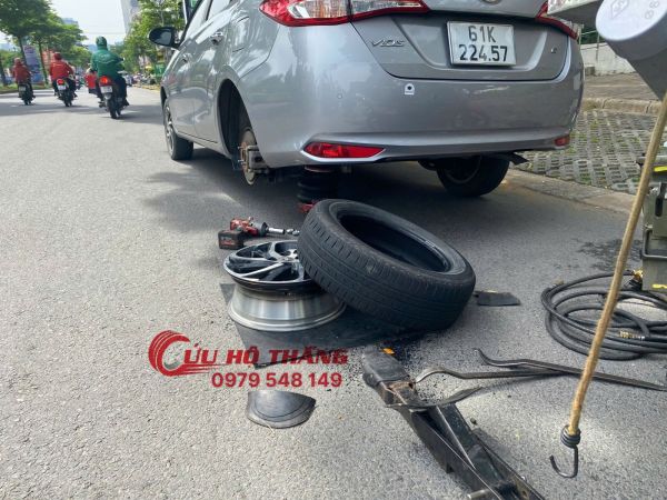 Vá vỏ ô tô lưu động quận Tân Bình - Cứu Hộ Thắng