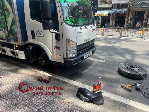 Vá vỏ ô tô lưu động quận Gò Vấp