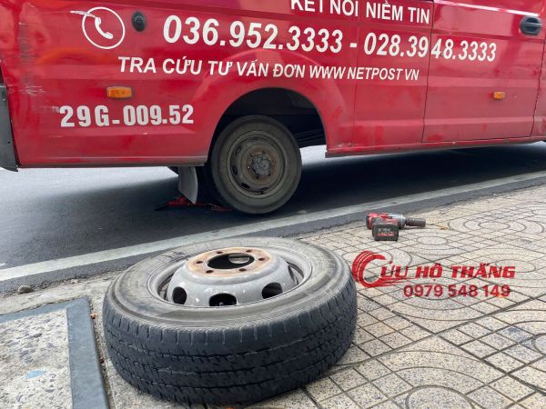 Vá vỏ ô tô lưu động quận Tân Bình - Cứu Hộ Thắng