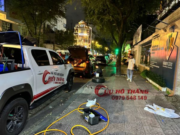 Cứu hộ lốp ô tô TPHCM
