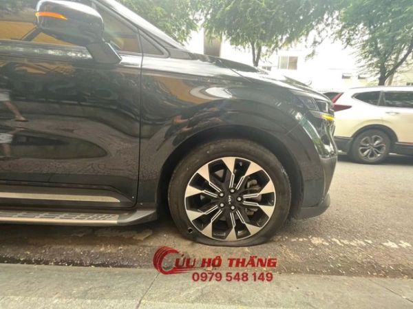 Khi nào cần thay lốp ô tô