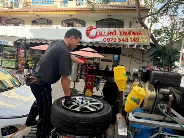 Khi nào cần thay lốp ô tô