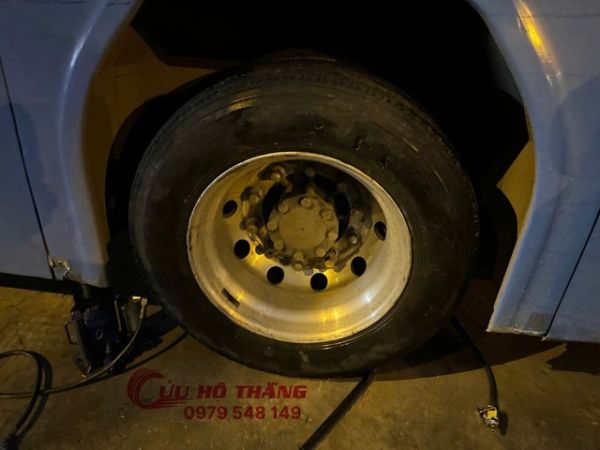 Lốp bị rách hông có vá được không